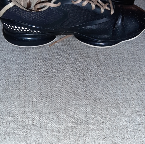 REEBOK MENS SNIKERS EASYTINE..SZ::10 BUT RUNS SMALL  fits like a 9 OR A 9.5 - Picture 3 of 7